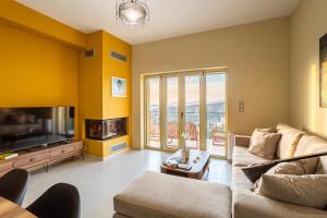 Martinia Pool Getaways - Majestic Panoramic Views
