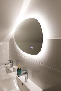 Appartements Maison au calme, proche gare & centre-ville : photos des chambres