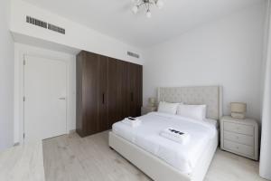 1BD Partial Burj Al Arab View Prime Location