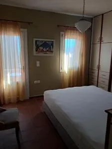 Διώροφη Μονοκατοικία Παραδοσιακού Οικισμού - Kornós