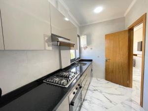 Comfort Living Apartments 4 with Restaurant