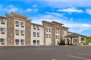 Comfort Inn & Suites Pueblo - Walsenburg