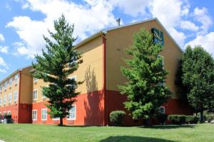 Quality Inn & Suites Cincinnati Sharonville