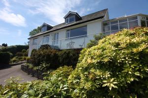 Hilltop, Coniston spacious bungalow with incredible views