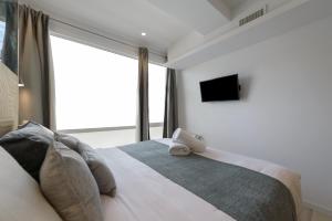 Deluxe SOL, by MONARO