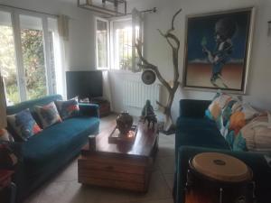 Maisons de vacances Chambre d-Hotes dans Villa - La Londe Les Maures - Residence d-Artiste La Maison du Bonheur 2 personnes : Maison 1 Chambre