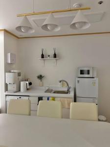 NEW 홍대역 30sec #massage chair #netflix #purifier q