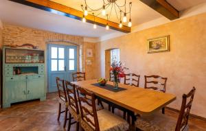 Stunning Home In Liznjan With Kitchen