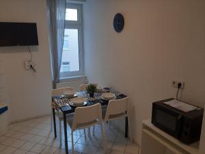 Zentrale 2-Zimmer-Wohnungen für Gruppen & Monteure, fußläufig zur Elbe & Shoppingcenter