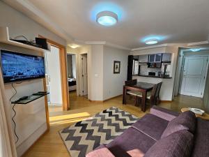 ApartHotel c2 quartos e dois Banheiro Moema SP