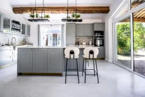 Secret d'Uzès - Place aux Herbes - Piscine chauffée et Jacuzzi - Aigaliers