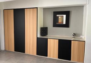 Bel appartement sur la route côtière à 50 m d une très belle plage