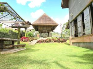 Modern Ifugao House at Tagaytay Patio Elisabel