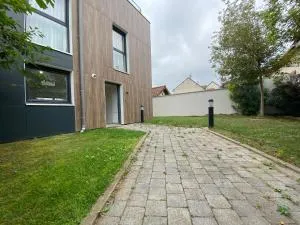 Duplex NEUF 90 m2 - 3 chambres, avec jardin à Sartrouville - 萨特鲁维尔
