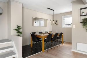 ARCTIC HOMES - The Town House