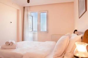 Charming Sea View House in Konak