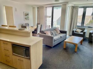 Water View Retreat