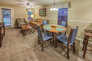 Holiday Inn Villages Resort -2BD Sleeps up to 6