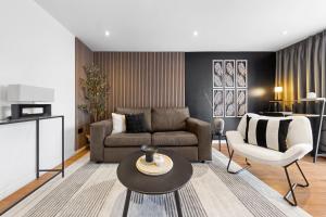 Exclusive 2BR Apartment, Superking Bed, Near Central London