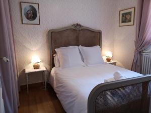 Maisons de vacances La roseliere Maison plain pied confortable belle decoration jardin magnifique 10 mn a pied centre ville Bayeux proche plages du debarquement : photos des chambres