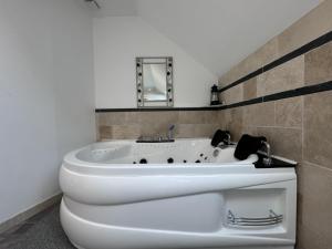Maisons de vacances Le QG des Bolides - 15 pers - Circuit - Reve au Mans : photos des chambres