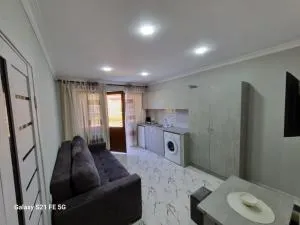 EKA House - Kabaglyar