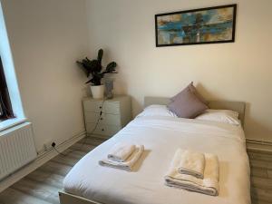 Old Street 1-Bedroom Entire Apartment Central London