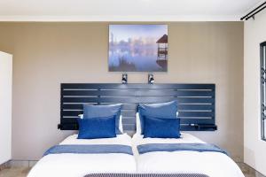 8 On Eagle Bed & Breakfast Room 1