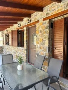 Dirfys House - Místros