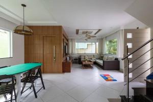 Casa de Condomínio a 150m da Praia de Maresias