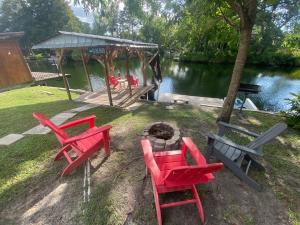 Pirates Cove - Waterfront - Weeki Wachee River Access with Paddlecraft!!