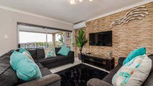 46 Malibu, Beverly Hills Estate