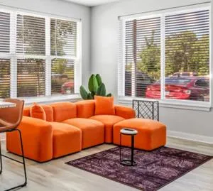 Bold 1164 I Parking I Pool I Gym I Parking - St. Charles