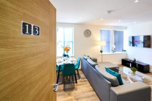 Pluxa Jazzy Spacious Apartment