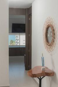 EP Stylish Apt with Pool, AC in Prime Location