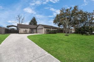 Coastal Comfort Moments from the Boardwalk with Gated Boat Parking