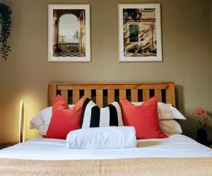 Grassmere - 3 bed house with private garden - Merstham