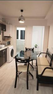 Apartment 2 camere 1,3 km Promenada Mall Capacitate 4 persoane