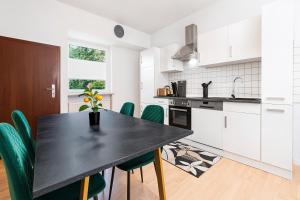 Smart Home - Essen - Perfect for 5 Guests! Central - Balcony - Netflix - Free Parking Zone