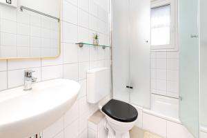 Smart Home - Essen - Perfect for 5 Guests! Central - Balcony - Netflix - Free Parking Zone