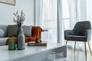 ShoresInn - Chic Waterfront Living in Dubai Marina