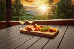 Mountain View, Indoor Pool, Luxury Cabin, Bears