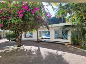 B&F Kensington Square