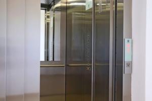 View And Access To The Lagoon~Kg Sz Bed, AC, Wifi