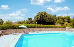 Maisons de vacances Beautiful Home In Bessas : photos des chambres