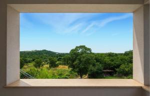 Amazing Home In Golas With Wifi