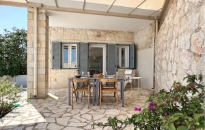 2 Bedroom Gorgeous Home In Plaka