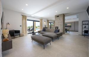 Amazing Home In Loborika With Wifi 