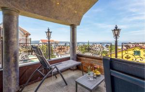 4 Bedroom Awesome Apartment In Selce