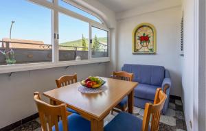 4 Bedroom Awesome Apartment In Selce 